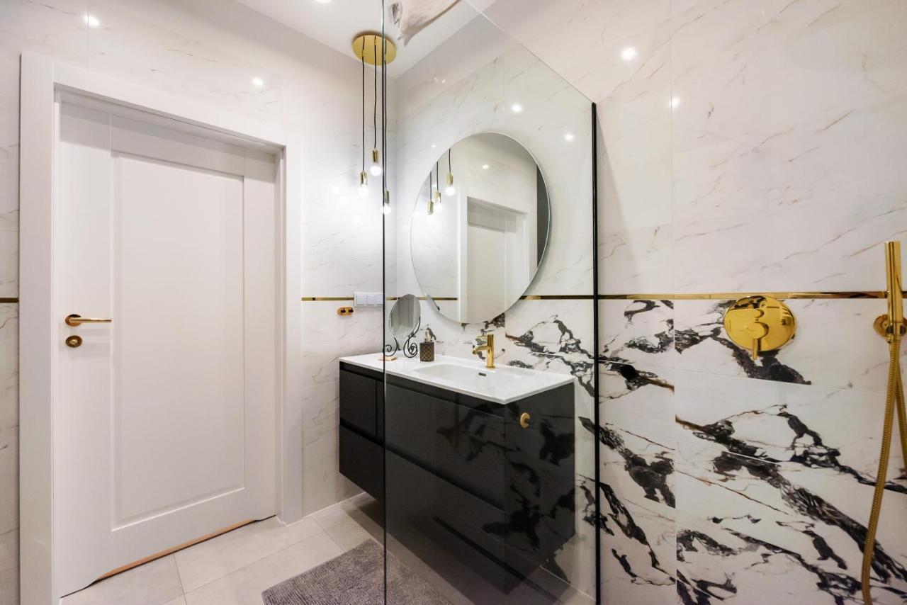 Wola Marble Apartment Warszawa Eksteriør billede