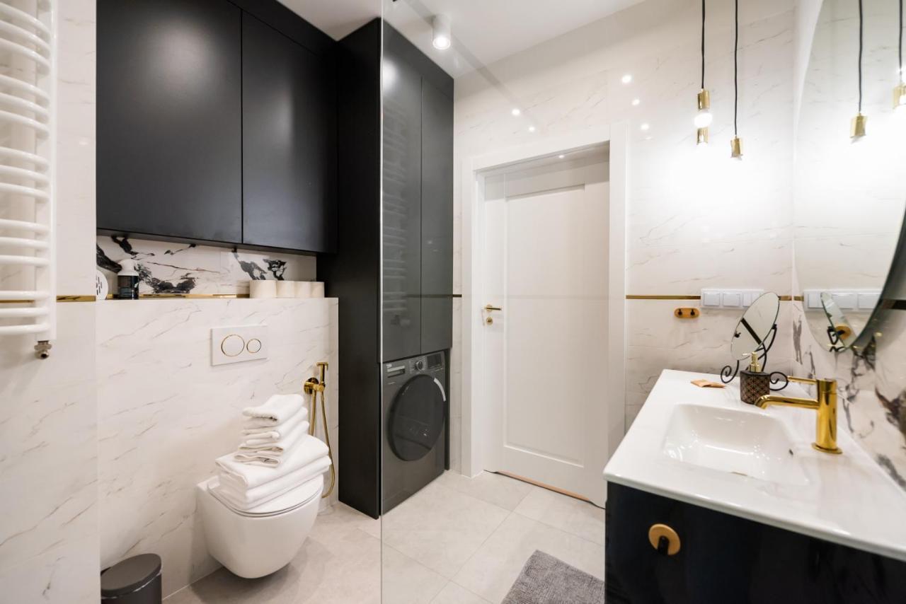 Wola Marble Apartment Warszawa Eksteriør billede